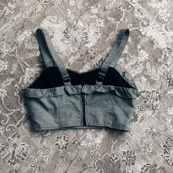 Forever 21 Plaid Crop Top - Picture 3 of 5